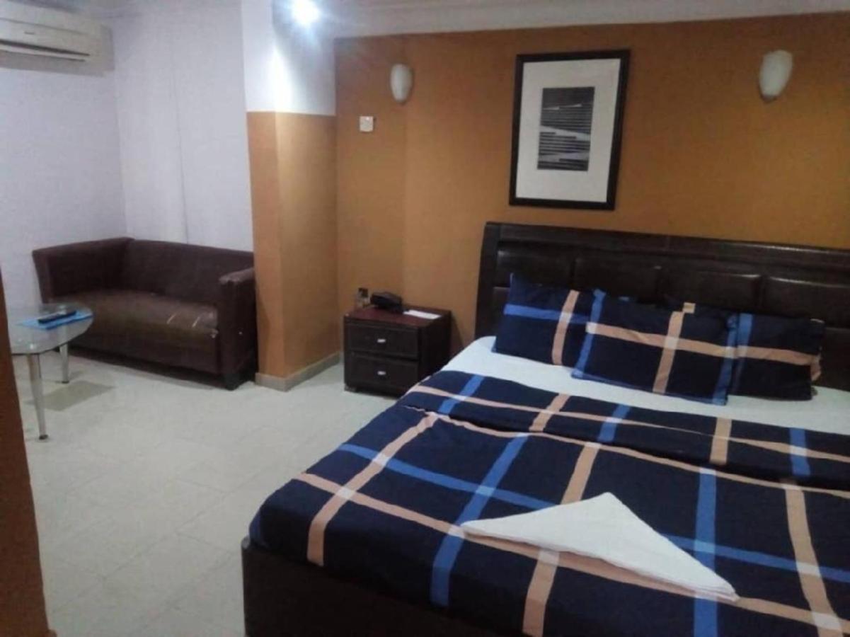 Theodawn Hotels @ Suite 29 Ikeja Exterior photo