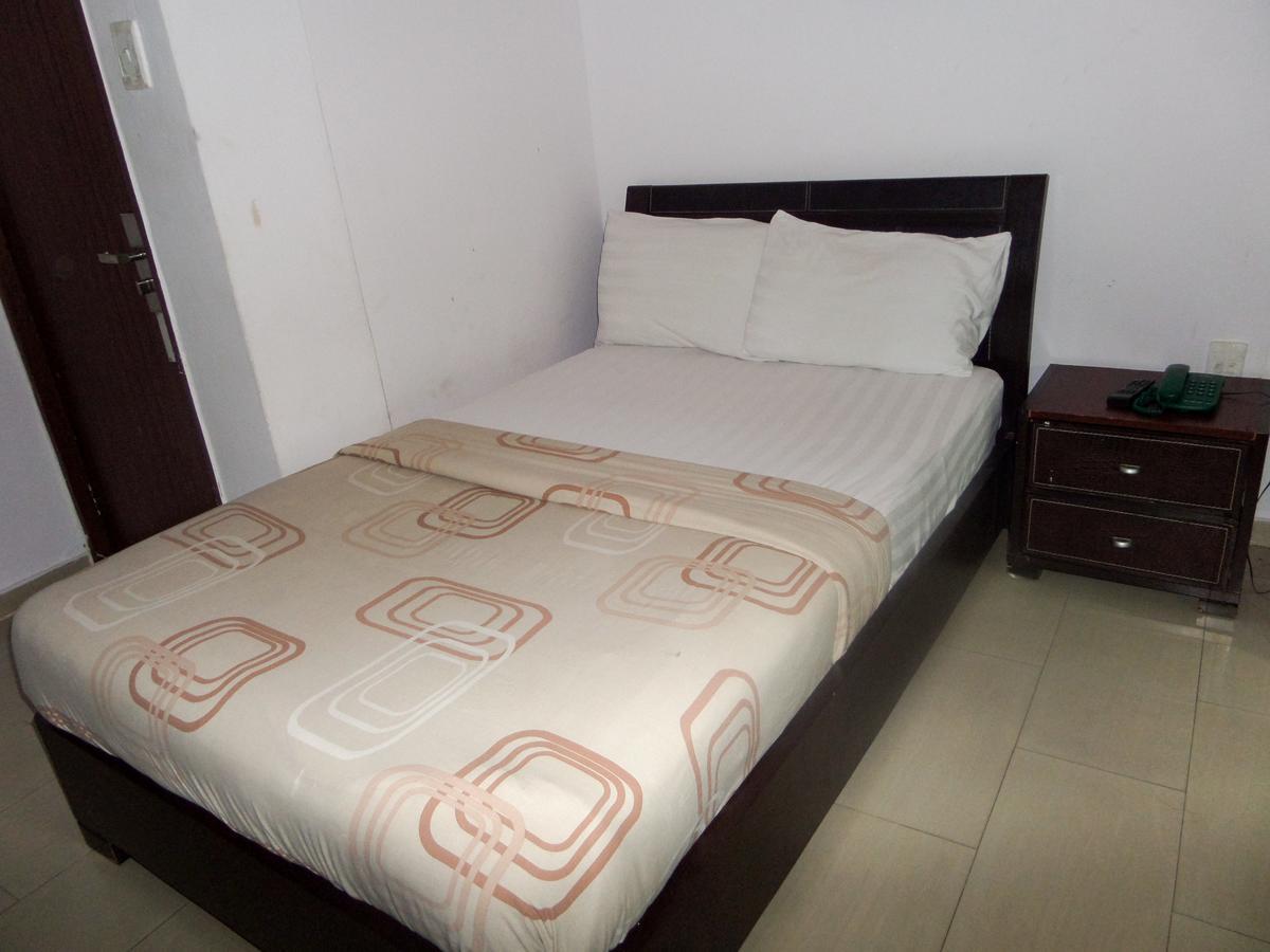 Theodawn Hotels @ Suite 29 Ikeja Exterior photo