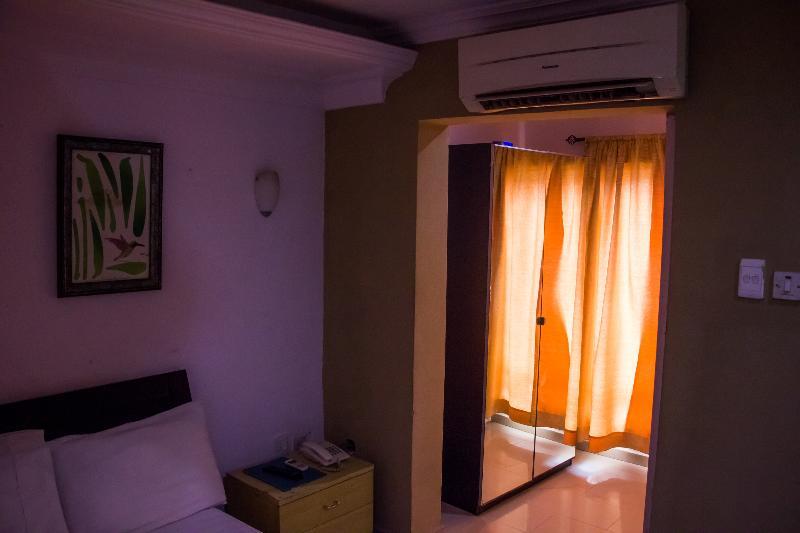 Theodawn Hotels @ Suite 29 Ikeja Exterior photo