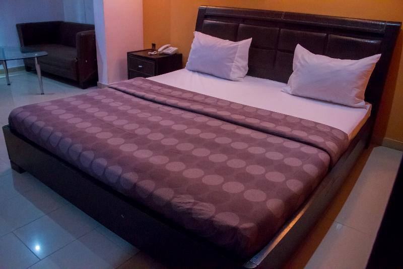 Theodawn Hotels @ Suite 29 Ikeja Exterior photo