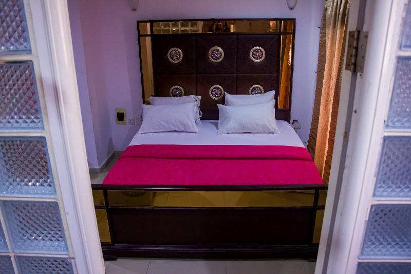 Theodawn Hotels @ Suite 29 Ikeja Exterior photo